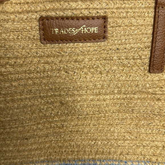 Trades Of Hope bisa large summer woven New Tote with snap - Picture 3 of 7